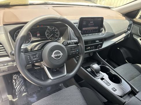 Used 2023 Nissan Rogue SV FWD image 15