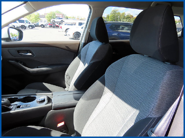 Used 2023 Nissan Rogue SV AWD/4WD image 14