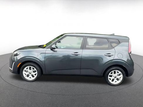 Used 2025 Kia Soul LX w/ LX Technology Package FWD image 7