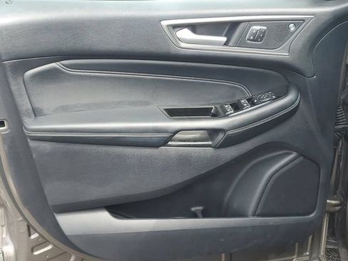 Used 2019 Ford Edge Titanium w/ Equipment Group 301A AWD/4WD image 5