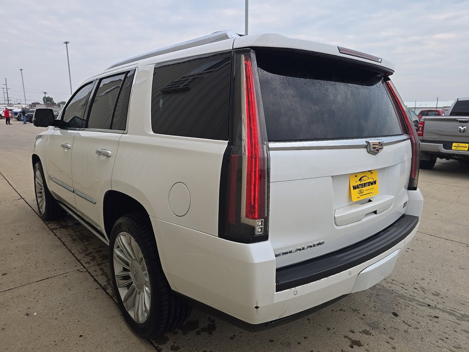 Used 2016 Cadillac Escalade Platinum AWD/4WD image 7
