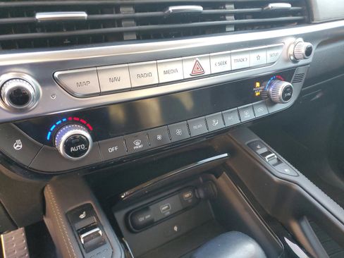 Used 2021 Kia Telluride SX w/ SX Prestige Package image 21