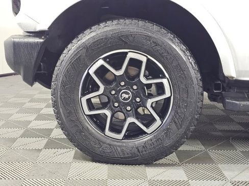 Used 2021 Ford Bronco Outer Banks image 9