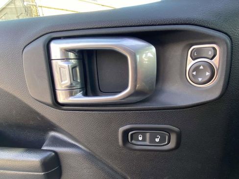 Used 2021 Jeep Wrangler Sport S image 13