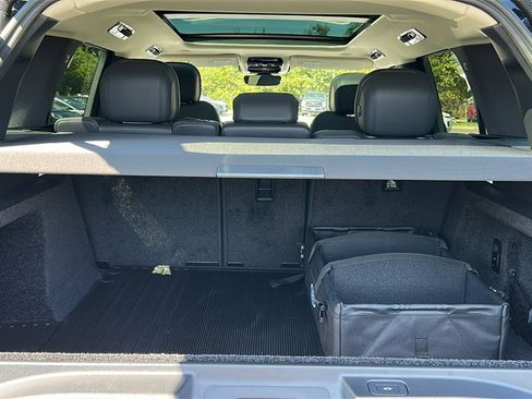 New 2025 Land Rover Range Rover SE image 26