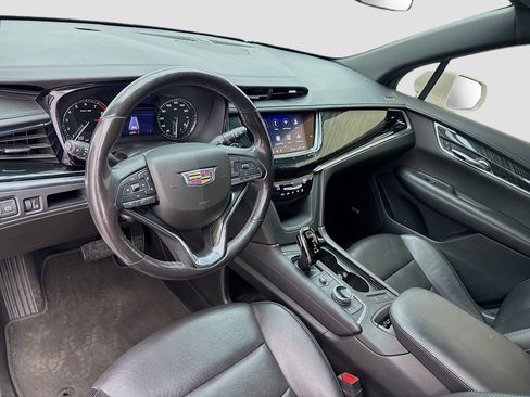 Used 2020 Cadillac XT6 Premium Luxury image 7