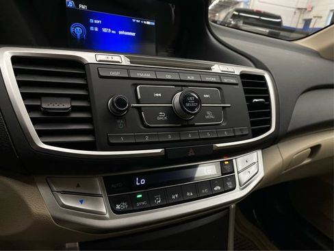 Used 2015 Honda Accord LX image 31