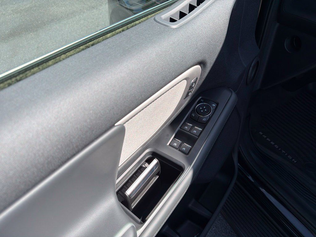 New 2026 Ford Expedition Max Active AWD/4WD image 8
