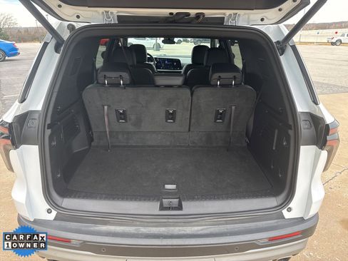 Used 2025 Chevrolet Traverse LT image 29