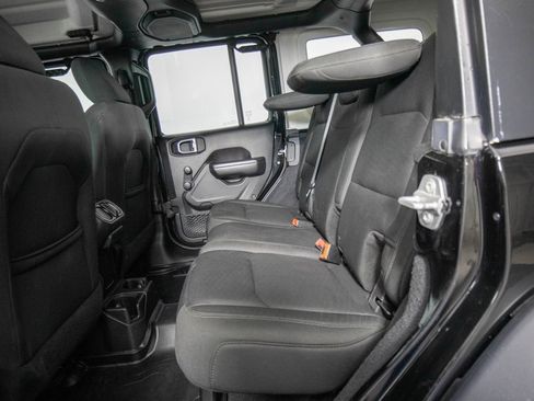 Used 2018 Jeep Wrangler Unlimited Sport image 11