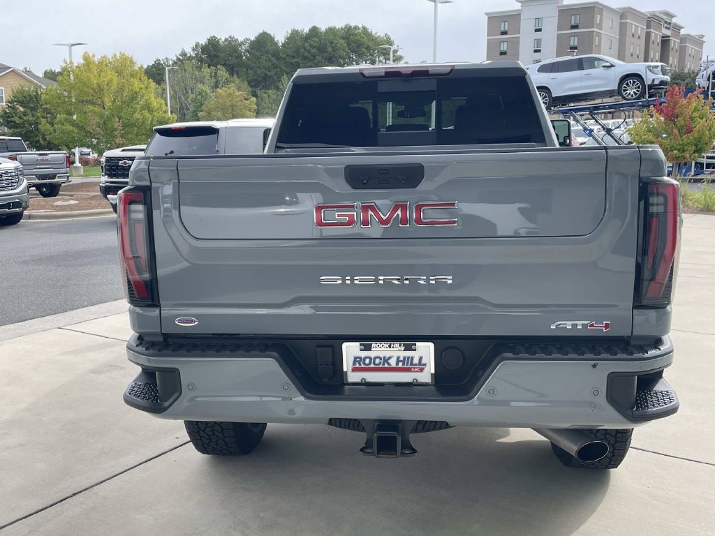 Used 2025 GMC Sierra 2500 AT4 w/ AT4 Preferred Package AWD/4WD image 3