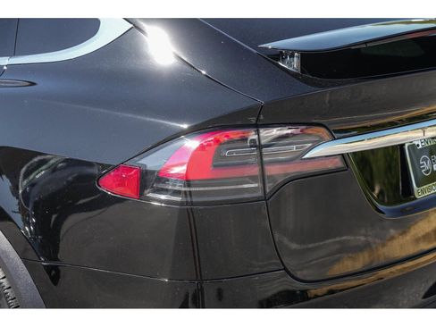 Used 2018 Tesla Model X 75D AWD/4WD image 11