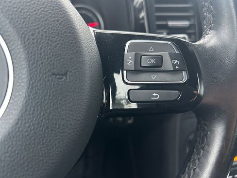 Used 2019 Volkswagen Beetle 2.0T S image 19