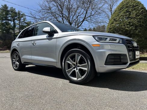 Used 2019 Audi Q5 2.0T Premium Plus w/ Premium Plus Package AWD/4WD image 4
