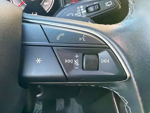 Used 2022 Audi Q8 Premium Plus image 37