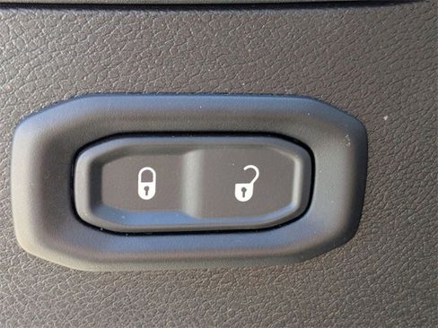 Used 2024 Jeep Wrangler Willys image 16