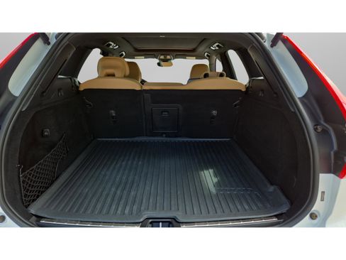 Used 2022 Volvo XC60 B5 Inscription w/ Advanced Package image 39