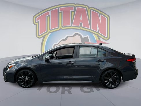 Used 2023 Toyota Corolla SE w/ SE Premium Package FWD image 3