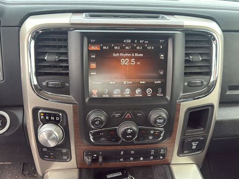 Used 2015 RAM 1500 Laramie w/ Convenience Group AWD/4WD image 20