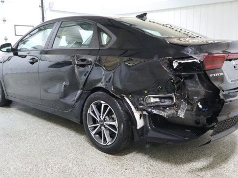 Used 2023 Kia Forte LXS image 3