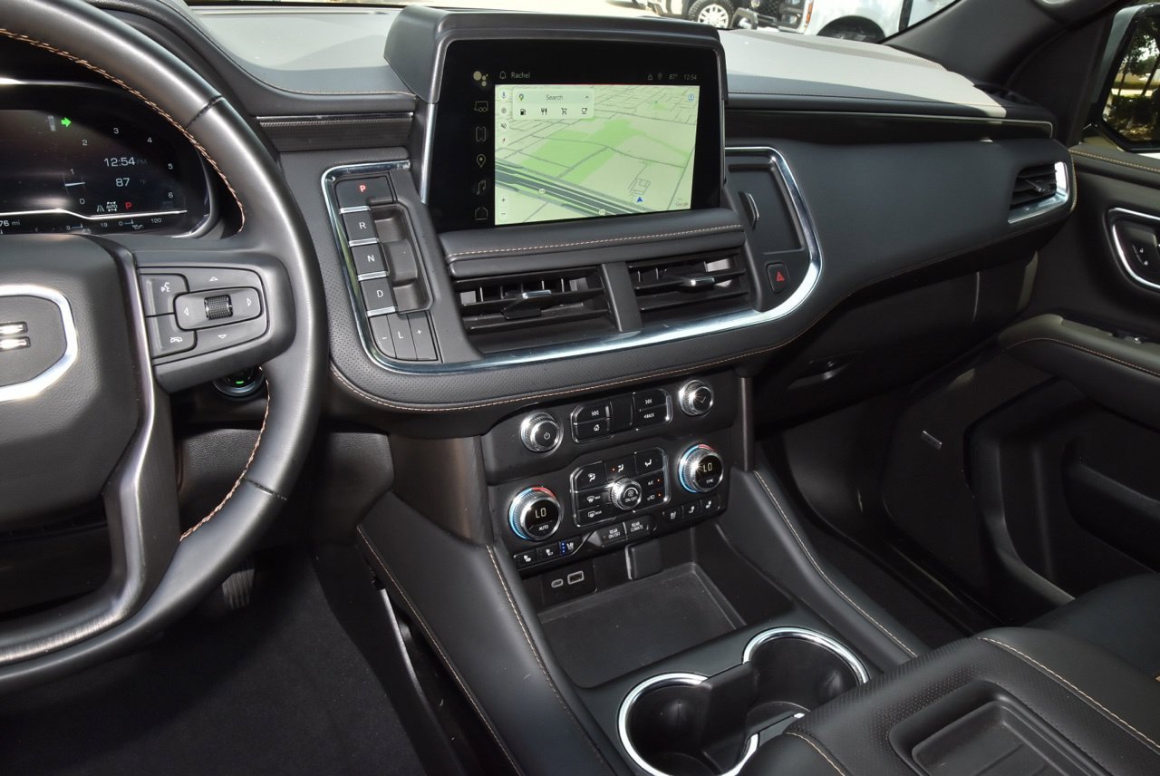 Used 2024 GMC Yukon AT4 w/ Technology Package AWD/4WD image 28