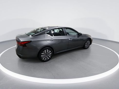 Used 2024 Nissan Altima 2.5 SV FWD image 8