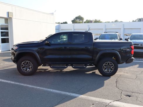 Used 2026 Chevrolet Colorado ZR2 w/ Technology Package AWD/4WD image 6
