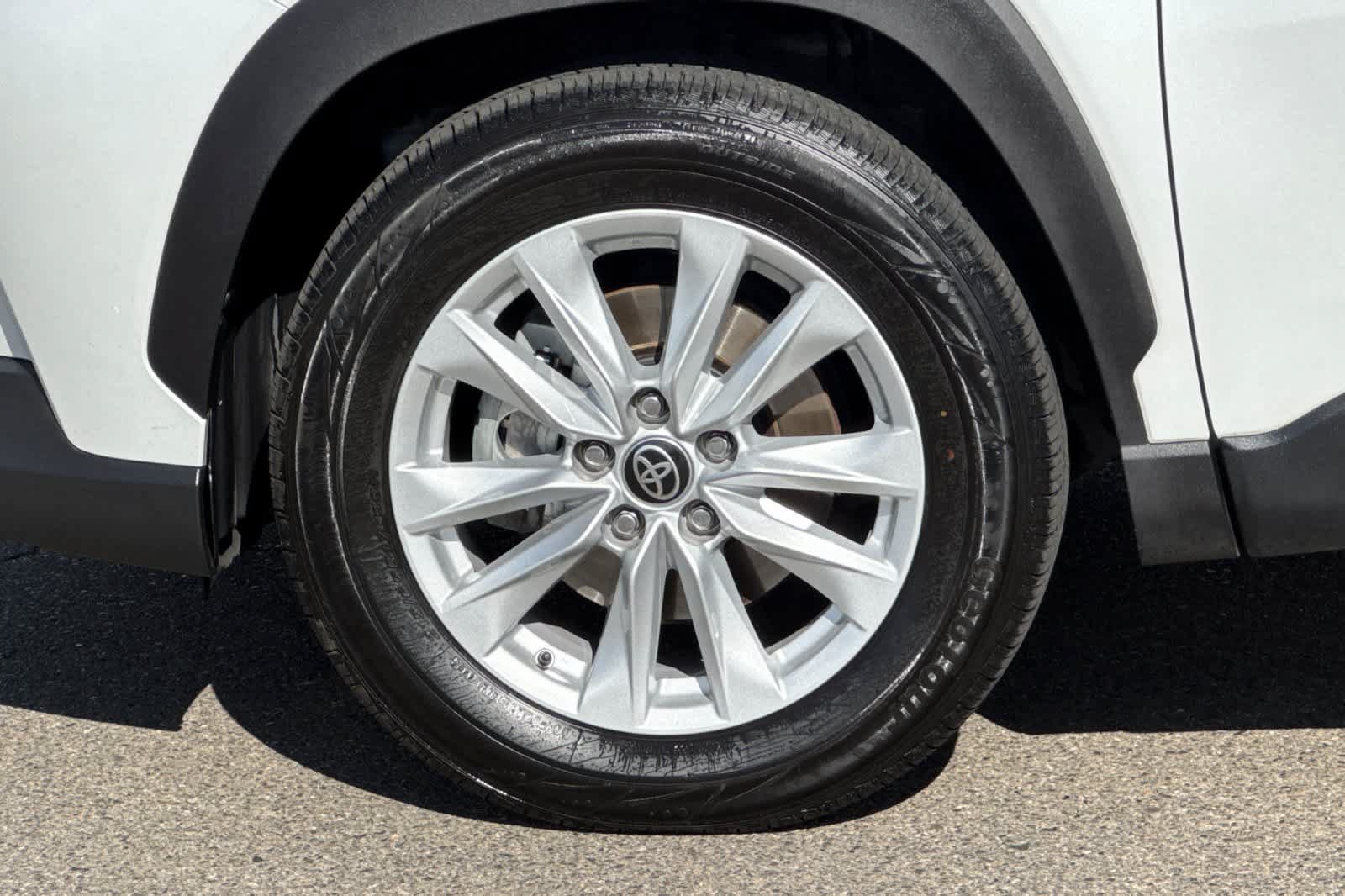 Used 2022 Toyota Corolla Cross LE FWD image 29