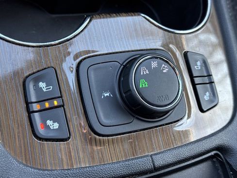 Used 2021 GMC Acadia SLE w/ Driver Convenience Package image 22