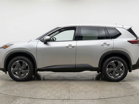 Used 2025 Nissan Rogue SV image 5