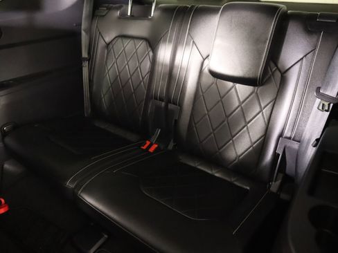 Used 2024 Volkswagen Atlas SEL Premium R-Line image 13