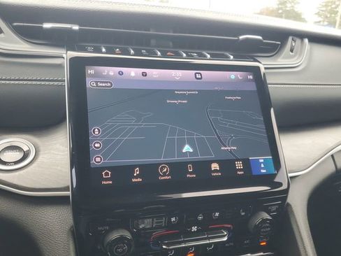 Certified 2025 Jeep Grand Cherokee L Limited w/ Luxury Tech Group II image 25