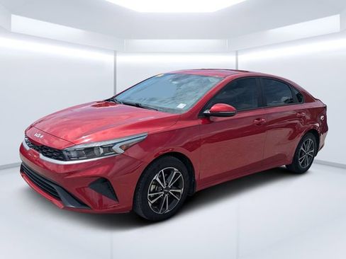 Used 2023 Kia Forte LXS w/ LXS Technology Package FWD image 7