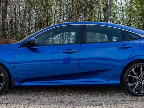 Used 2020 Honda Civic Sport image 2