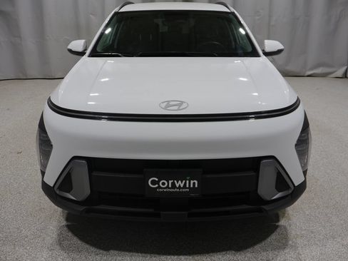 Used 2025 Hyundai Kona SEL FWD image 7
