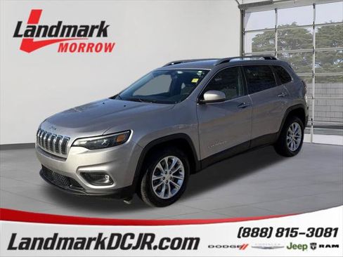 Certified 2019 Jeep Cherokee Latitude w/ Popular Appearance Group image 1