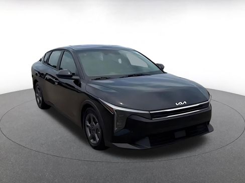 Used 2025 Kia K4 FWD image 3