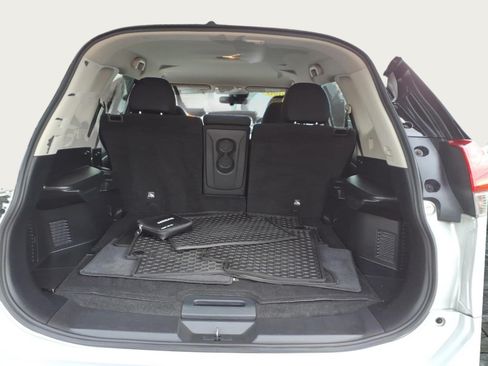 Used 2020 Nissan Rogue SV AWD/4WD image 15