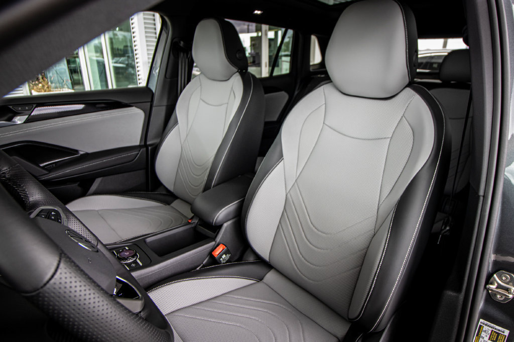 New 2026 Volkswagen Tiguan SE R-Line FWD image 27