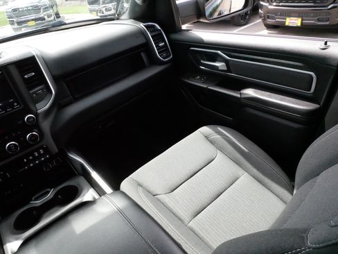 Used 2019 RAM 1500 Big Horn AWD/4WD image 11
