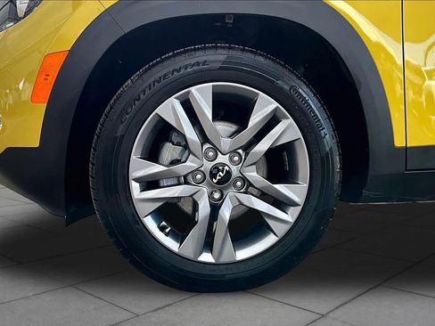 Used 2023 Kia Seltos S w/ Navigation Package FWD image 11