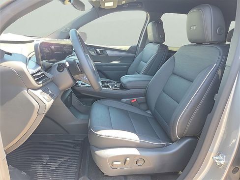 New 2026 Buick Enclave Sport Touring w/ LPO, Floor Liner Package image 11