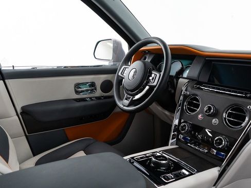 Certified 2023 Rolls-Royce Cullinan w/ Dark Exterior Package AWD/4WD image 34