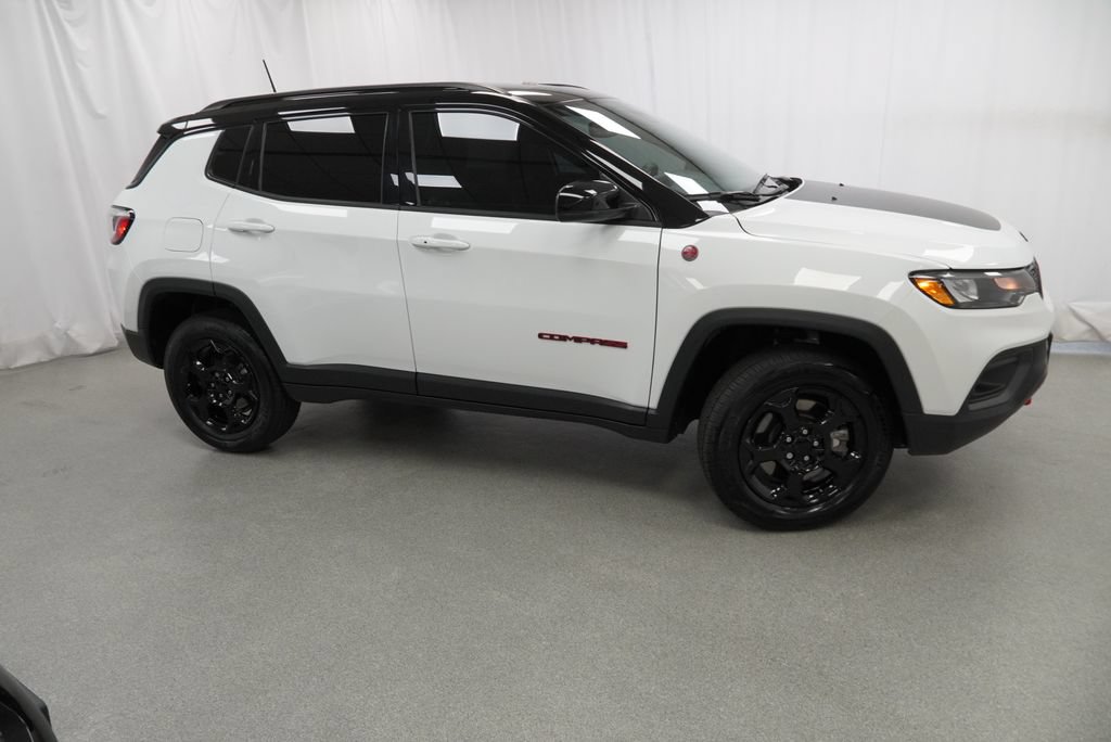 Certified 2023 Jeep Compass Trailhawk w/ Sun and Sound Group AWD/4WD image 17