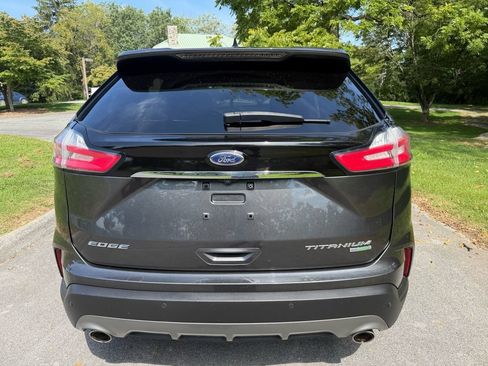 Used 2020 Ford Edge Titanium FWD image 8