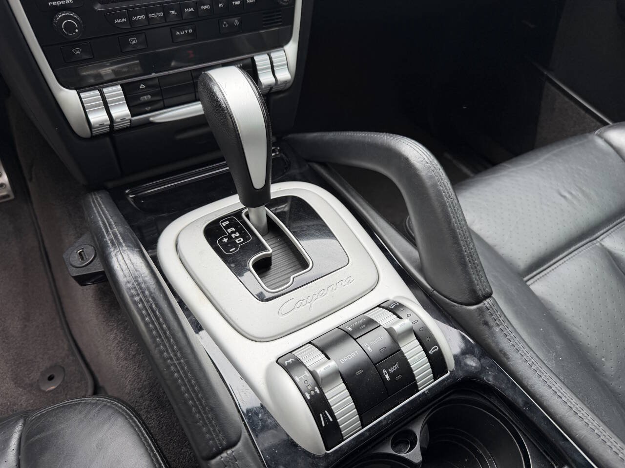 Used 2008 Porsche Cayenne Turbo AWD/4WD image 22
