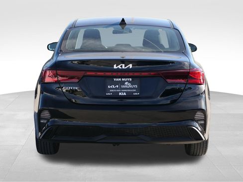 Used 2022 Kia Forte LXS image 5