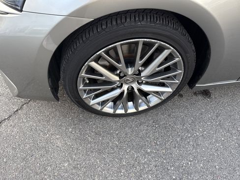 Used 2018 Lexus IS 300 image 9