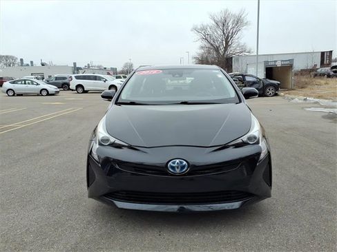 Used 2016 Toyota Prius Three image 2