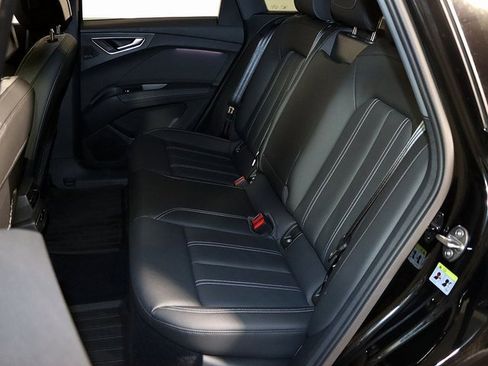 Used 2024 Audi Q4 e-tron Premium Plus w/ Premium Plus image 12